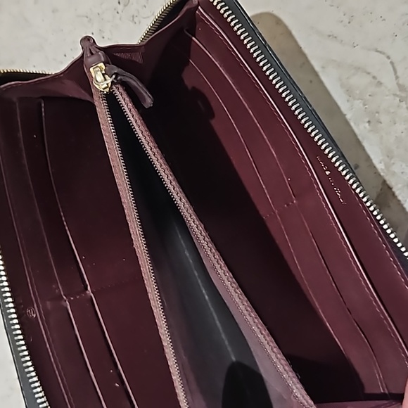 Chanel Caviar Black Zip Wallet - Picture 7 of 10